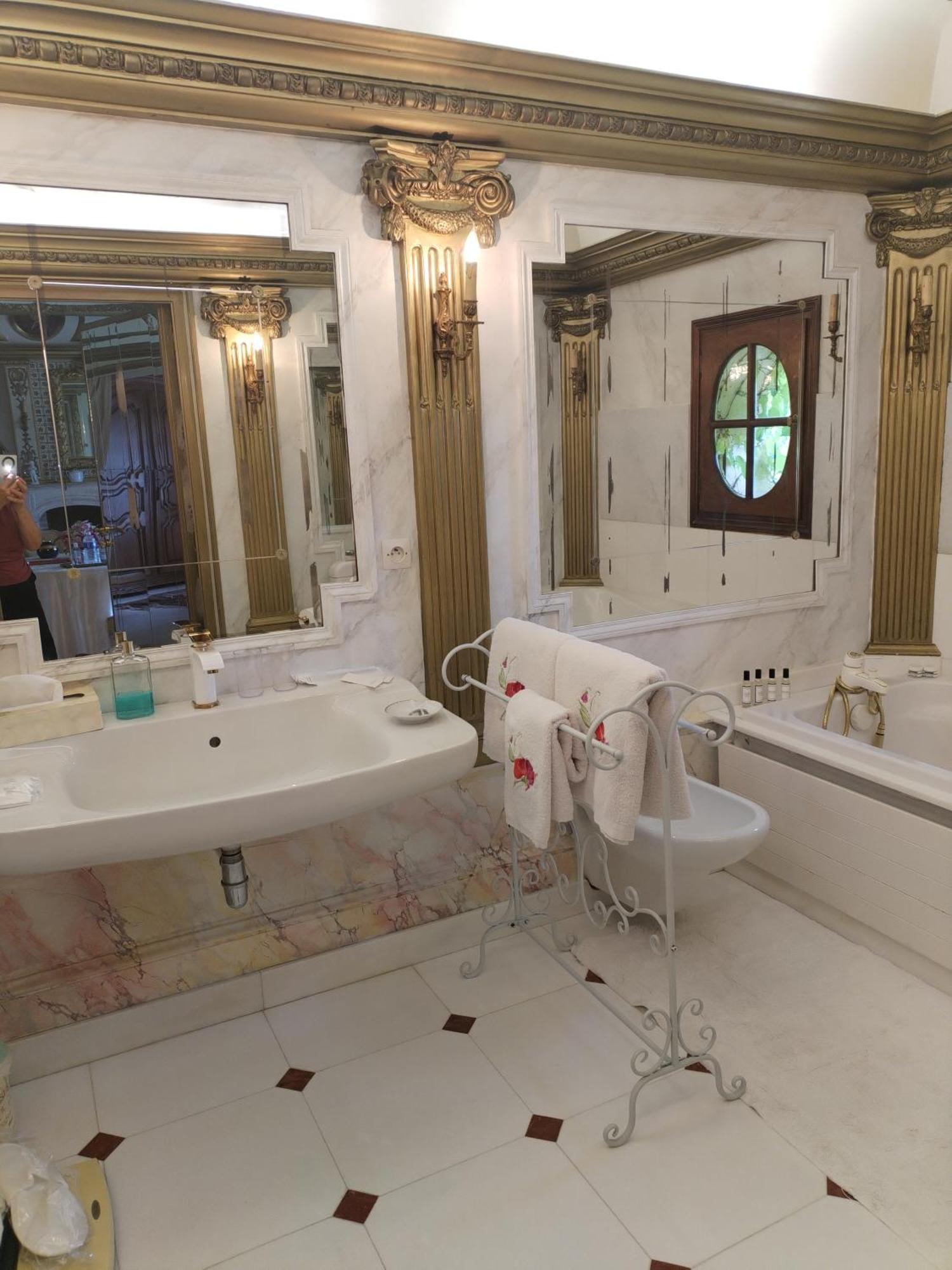 Bed and Breakfast Le Petit Manoir Des Bruyeres Villefargeau Exterior foto