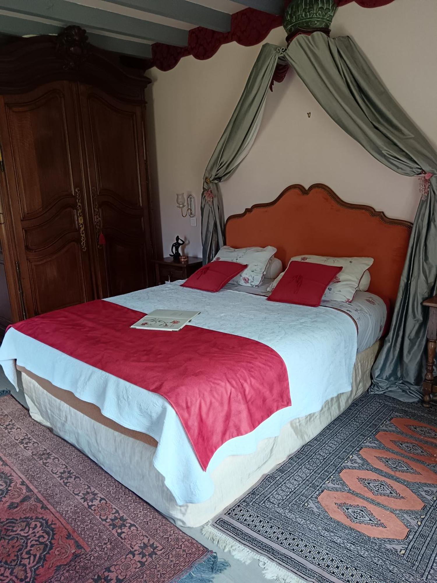 Bed and Breakfast Le Petit Manoir Des Bruyeres Villefargeau Exterior foto