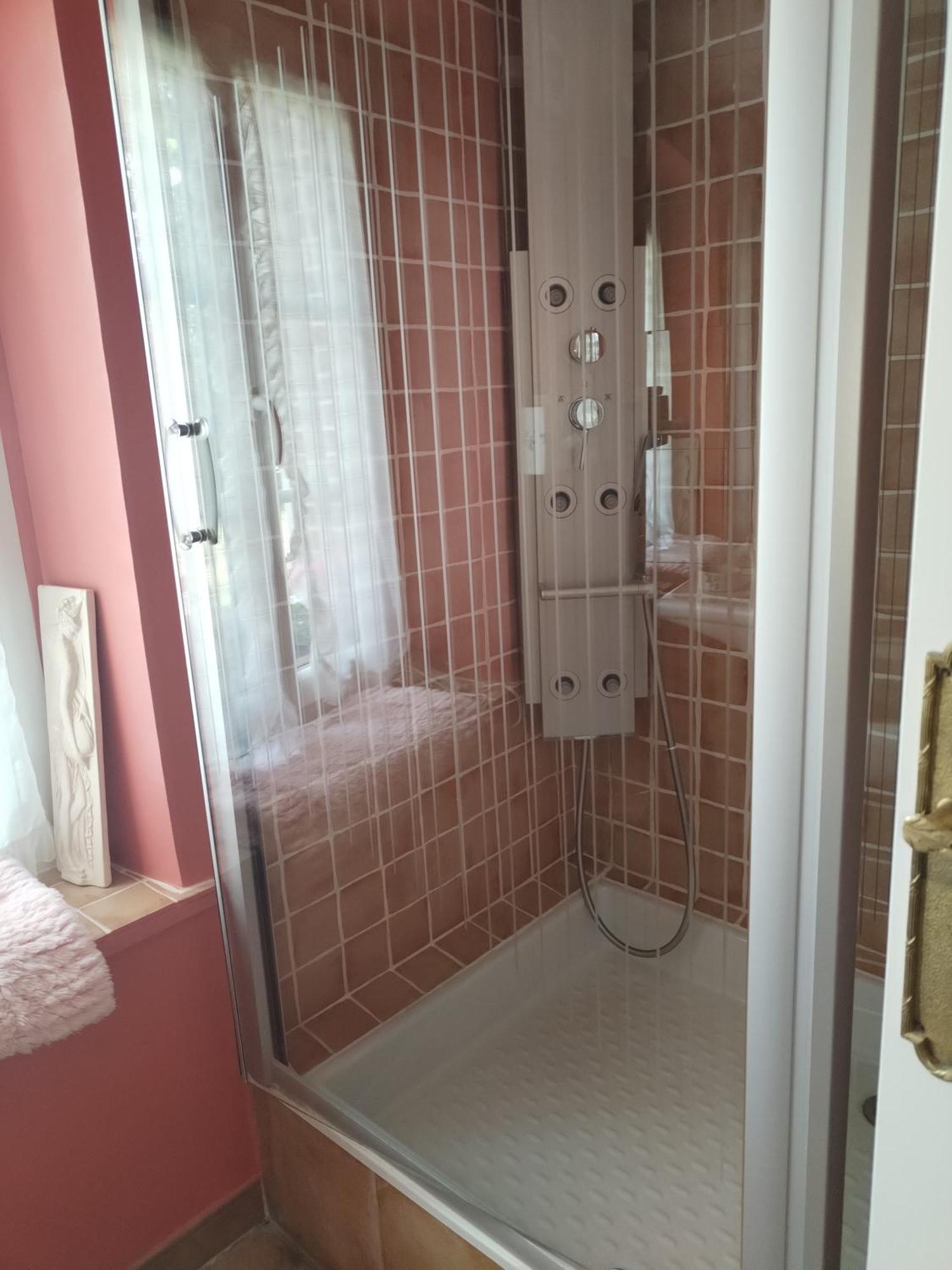 Bed and Breakfast Le Petit Manoir Des Bruyeres Villefargeau Exterior foto