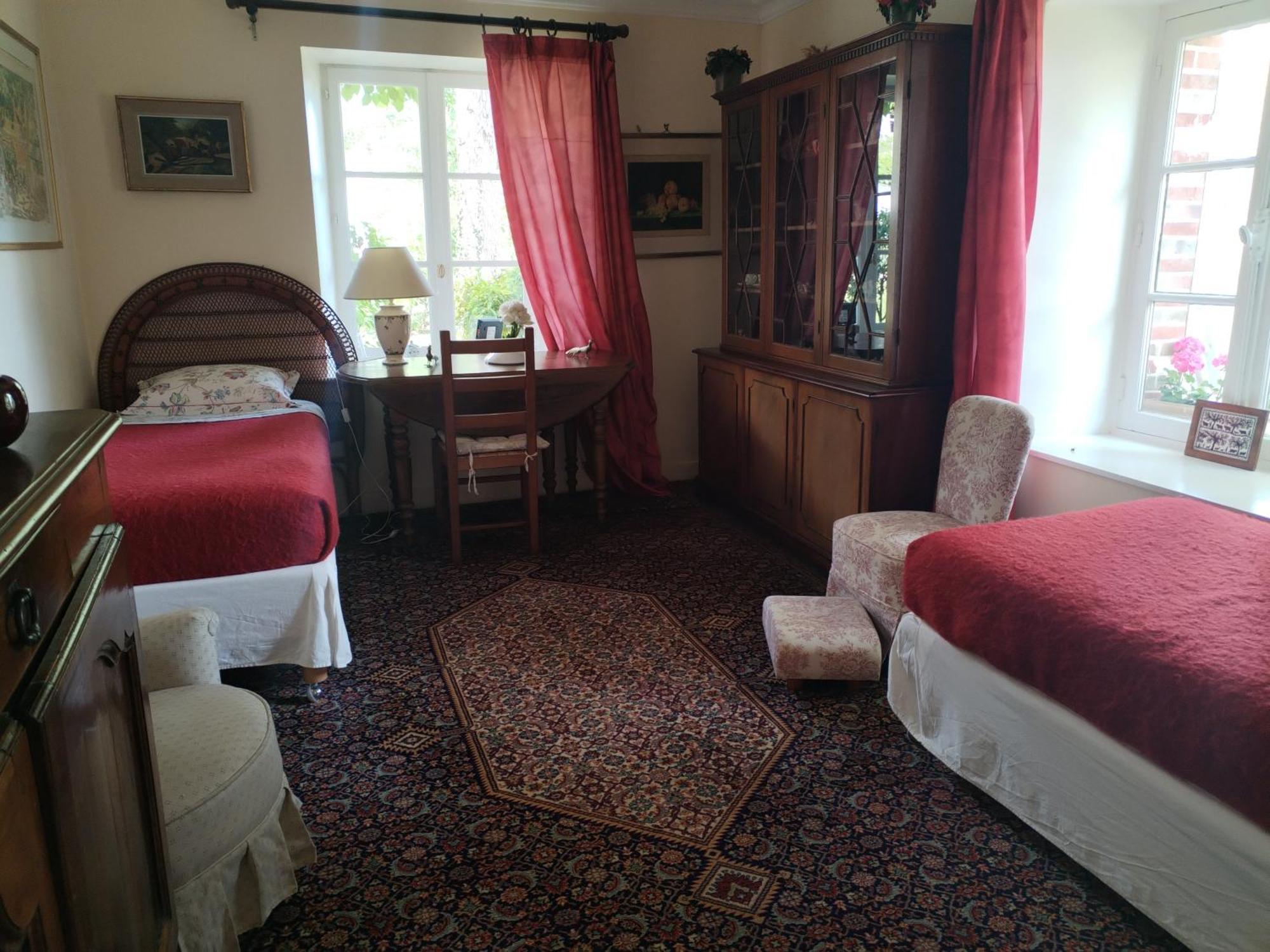 Bed and Breakfast Le Petit Manoir Des Bruyeres Villefargeau Exterior foto